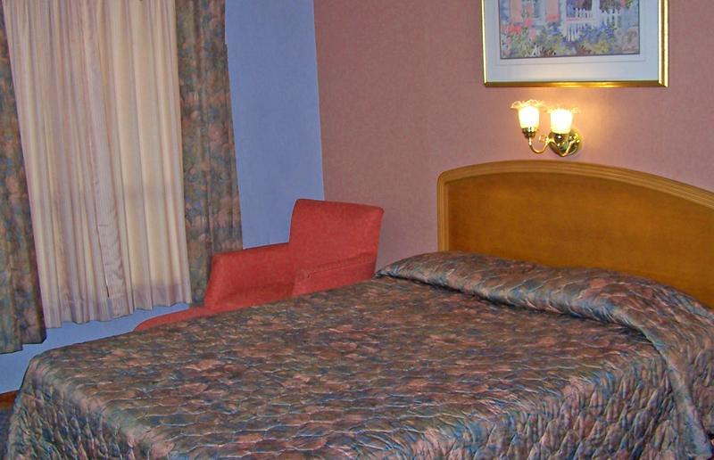 Canuck Inn And Suites Niagara Falls Rom bilde